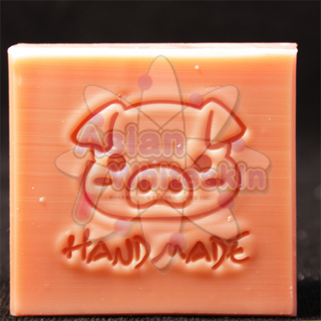 (Soap coating) Pig handmade ( English ) - 45 * 45mm